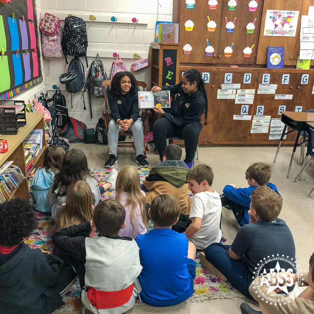 Live Feed E. M. Holt Elementary School